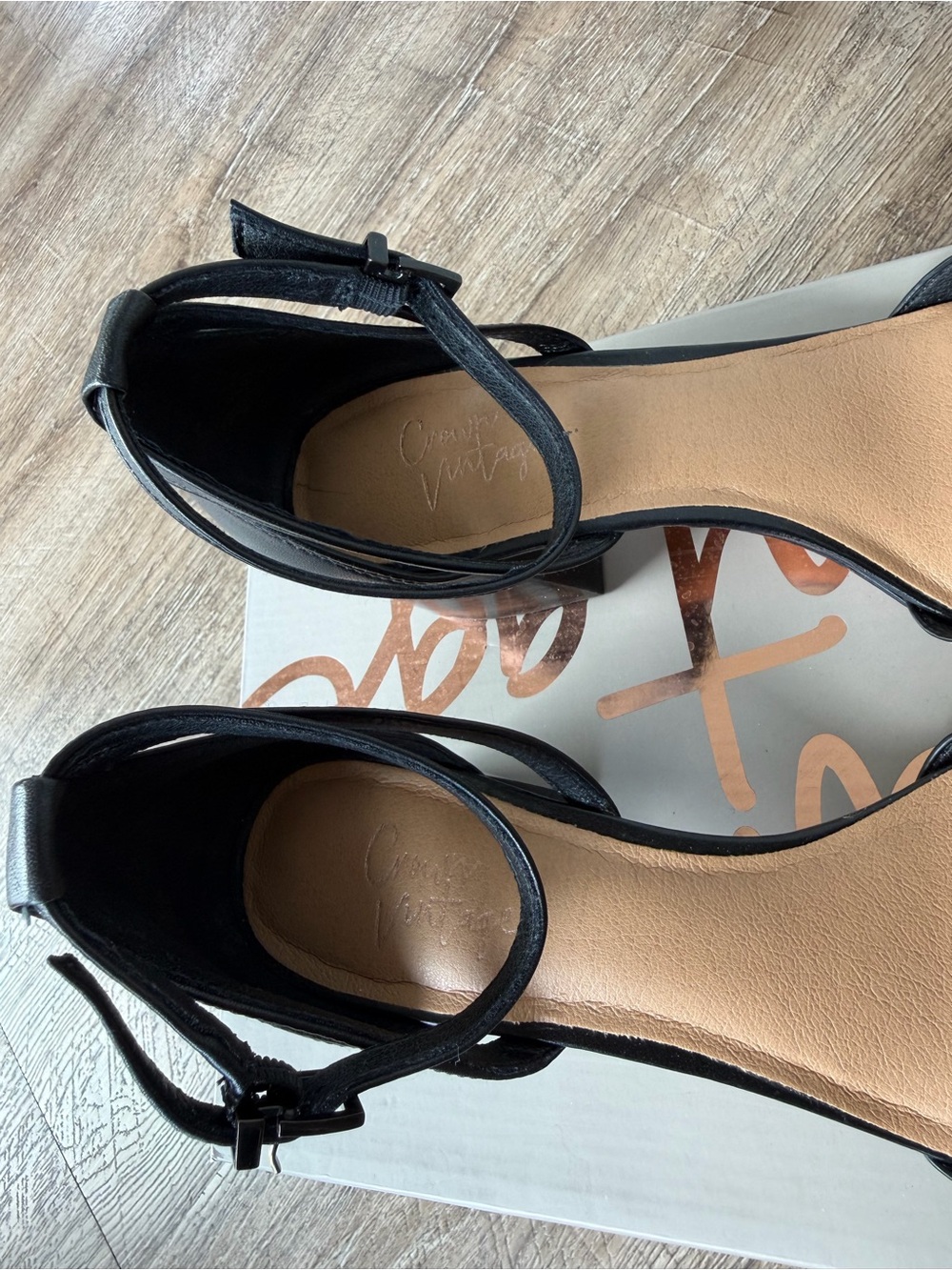 Crown Vintage Leopard-Print Pointed Toe Ankle-Strap Flats in Black and Tan - Picture 2 of 5